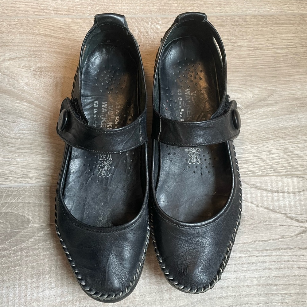 Volks Walkers Ladies’ Black Leather Mary Jane Shoes